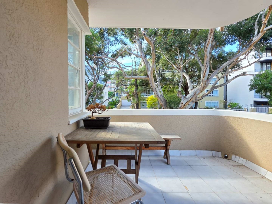 To Let 1 Bedroom Property for Rent in Sea Point Western Cape